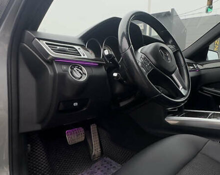 Серый Мерседес Е-Класс, объемом двигателя 3 л и пробегом 300 тыс. км за 19900 $, фото 7 на Automoto.ua