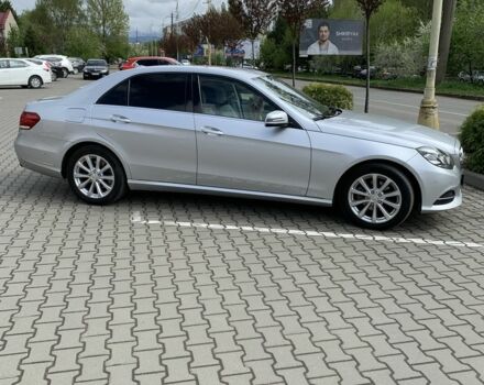 Серый Мерседес Е-Класс, объемом двигателя 2.1 л и пробегом 260 тыс. км за 18300 $, фото 10 на Automoto.ua