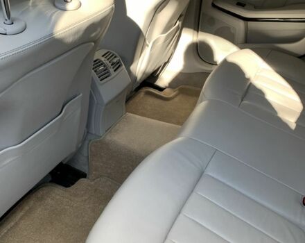 Серый Мерседес Е-Класс, объемом двигателя 2.1 л и пробегом 260 тыс. км за 18300 $, фото 7 на Automoto.ua