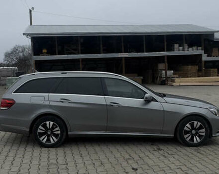 Серый Мерседес Е-Класс, объемом двигателя 3 л и пробегом 300 тыс. км за 19900 $, фото 2 на Automoto.ua