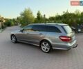 Серый Мерседес Е-Класс, объемом двигателя 2.2 л и пробегом 250 тыс. км за 11950 $, фото 4 на Automoto.ua