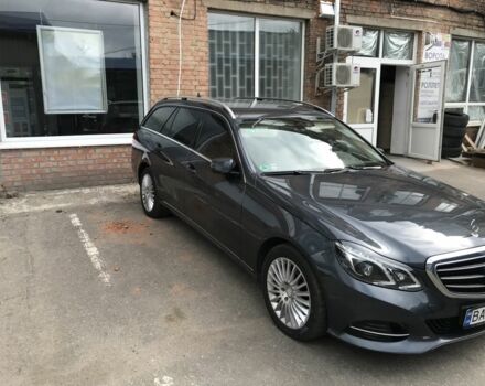 Серый Мерседес Е-Класс, объемом двигателя 0.22 л и пробегом 295 тыс. км за 15300 $, фото 1 на Automoto.ua