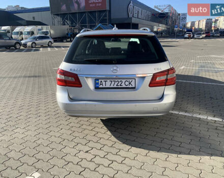 Сірий Мерседес Е-Клас, об'ємом двигуна 2.2 л та пробігом 320 тис. км за 11500 $, фото 3 на Automoto.ua