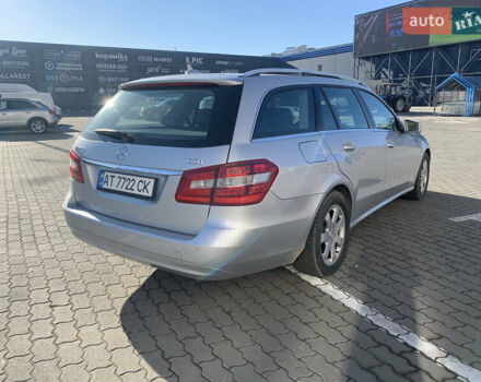 Сірий Мерседес Е-Клас, об'ємом двигуна 2.2 л та пробігом 320 тис. км за 11500 $, фото 4 на Automoto.ua