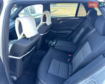 Сірий Мерседес Е-Клас, об'ємом двигуна 2.2 л та пробігом 217 тис. км за 13350 $, фото 54 на Automoto.ua