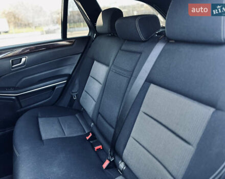 Сірий Мерседес Е-Клас, об'ємом двигуна 2.2 л та пробігом 217 тис. км за 13350 $, фото 53 на Automoto.ua