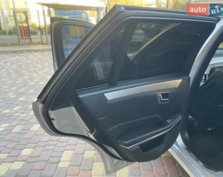 Сірий Мерседес Е-Клас, об'ємом двигуна 2.14 л та пробігом 290 тис. км за 12999 $, фото 11 на Automoto.ua