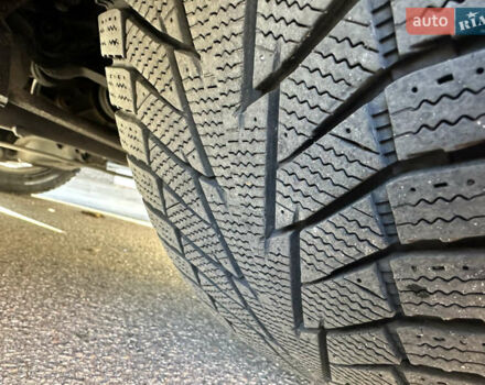 Сірий Мерседес Е-Клас, об'ємом двигуна 2.2 л та пробігом 217 тис. км за 13350 $, фото 4 на Automoto.ua