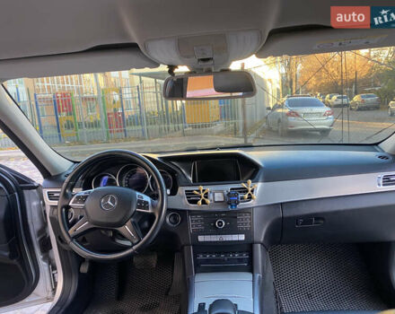 Сірий Мерседес Е-Клас, об'ємом двигуна 2.14 л та пробігом 290 тис. км за 12999 $, фото 13 на Automoto.ua