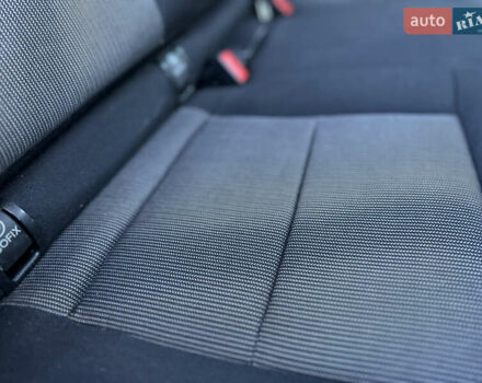 Сірий Мерседес Е-Клас, об'ємом двигуна 2.2 л та пробігом 217 тис. км за 13350 $, фото 43 на Automoto.ua