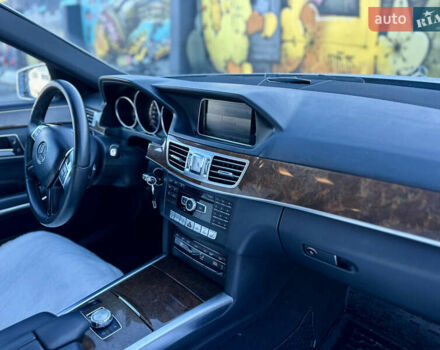 Сірий Мерседес Е-Клас, об'ємом двигуна 2.2 л та пробігом 217 тис. км за 13350 $, фото 38 на Automoto.ua