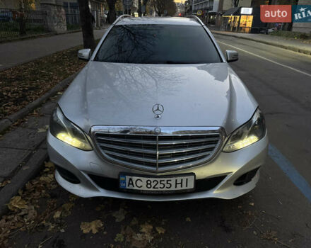 Серый Мерседес Е-Класс, объемом двигателя 2.2 л и пробегом 280 тыс. км за 10399 $, фото 1 на Automoto.ua