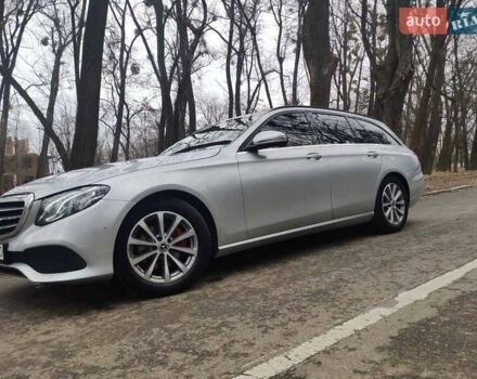 Серый Мерседес Е-Класс, объемом двигателя 2 л и пробегом 300 тыс. км за 18000 $, фото 12 на Automoto.ua