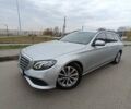 Серый Мерседес Е-Класс, объемом двигателя 2 л и пробегом 300 тыс. км за 18000 $, фото 7 на Automoto.ua