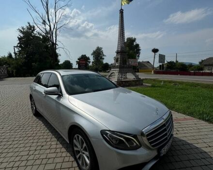 Серый Мерседес Е-Класс, объемом двигателя 2 л и пробегом 300 тыс. км за 18000 $, фото 2 на Automoto.ua