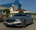 Серый Мерседес Е-Класс, объемом двигателя 2 л и пробегом 300 тыс. км за 18000 $, фото 1 на Automoto.ua