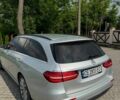 Серый Мерседес Е-Класс, объемом двигателя 2 л и пробегом 300 тыс. км за 18000 $, фото 3 на Automoto.ua