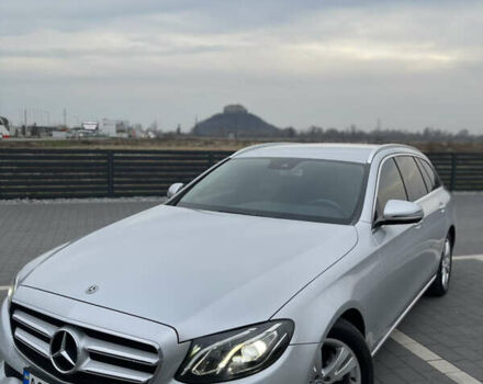 Серый Мерседес Е-Класс, объемом двигателя 2 л и пробегом 223 тыс. км за 20499 $, фото 1 на Automoto.ua