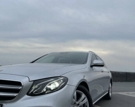 Серый Мерседес Е-Класс, объемом двигателя 2 л и пробегом 223 тыс. км за 20499 $, фото 4 на Automoto.ua