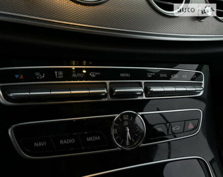 Серый Мерседес Е-Класс, объемом двигателя 2 л и пробегом 223 тыс. км за 20499 $, фото 40 на Automoto.ua