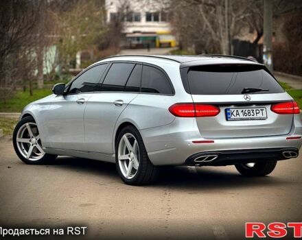 Серый Мерседес Е-Класс, объемом двигателя 2 л и пробегом 180 тыс. км за 25000 $, фото 5 на Automoto.ua