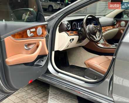 Мерседес Е-Клас 2018 у Києві на Automoto.ua Сірий Мерседес Е-Клас, об'ємом двигуна 3 л та пробігом 40 тис. км за 32700 $, фото 13 на Automoto.ua