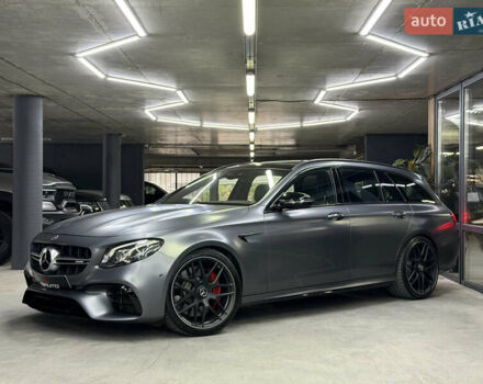 Серый Мерседес Е-Класс, объемом двигателя 4 л и пробегом 83 тыс. км за 61500 $, фото 5 на Automoto.ua