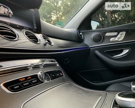 Серый Мерседес Е-Класс, объемом двигателя 2 л и пробегом 140 тыс. км за 35000 $, фото 35 на Automoto.ua