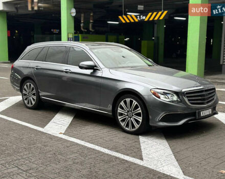 Мерседес Е-Клас 2018 у Києві на Automoto.ua Сірий Мерседес Е-Клас, об'ємом двигуна 3 л та пробігом 40 тис. км за 32700 $, фото 11 на Automoto.ua