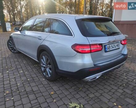 Сірий Мерседес Е-Клас, об'ємом двигуна 1.95 л та пробігом 197 тис. км за 32800 $, фото 4 на Automoto.ua