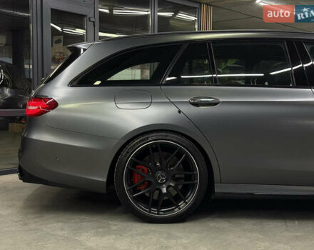 Серый Мерседес Е-Класс, объемом двигателя 4 л и пробегом 83 тыс. км за 61500 $, фото 16 на Automoto.ua