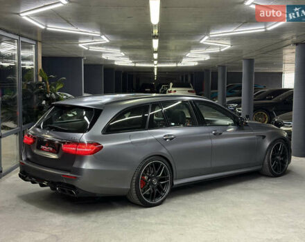 Серый Мерседес Е-Класс, объемом двигателя 4 л и пробегом 83 тыс. км за 61500 $, фото 12 на Automoto.ua