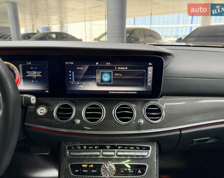 Серый Мерседес Е-Класс, объемом двигателя 4 л и пробегом 83 тыс. км за 61500 $, фото 25 на Automoto.ua