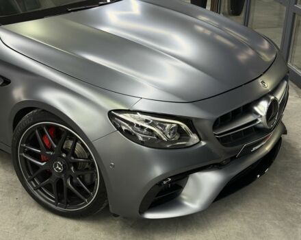 Серый Мерседес Е-Класс, объемом двигателя 4 л и пробегом 83 тыс. км за 61500 $, фото 1 на Automoto.ua