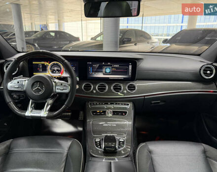 Серый Мерседес Е-Класс, объемом двигателя 4 л и пробегом 83 тыс. км за 61500 $, фото 24 на Automoto.ua