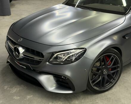 Серый Мерседес Е-Класс, объемом двигателя 4 л и пробегом 83 тыс. км за 61500 $, фото 5 на Automoto.ua