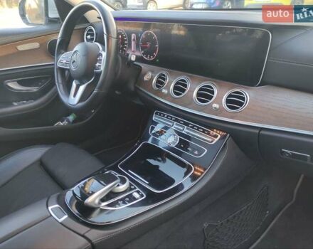 Сірий Мерседес Е-Клас, об'ємом двигуна 1.95 л та пробігом 197 тис. км за 32800 $, фото 3 на Automoto.ua