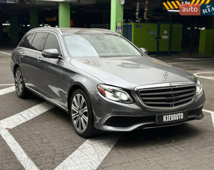 Мерседес Е-Клас 2018 у Києві на Automoto.ua Сірий Мерседес Е-Клас, об'ємом двигуна 3 л та пробігом 40 тис. км за 32700 $, фото 12 на Automoto.ua
