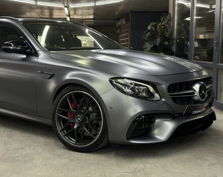 Серый Мерседес Е-Класс, объемом двигателя 4 л и пробегом 83 тыс. км за 61500 $, фото 3 на Automoto.ua