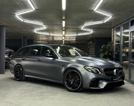 Серый Мерседес Е-Класс, объемом двигателя 4 л и пробегом 83 тыс. км за 61500 $, фото 2 на Automoto.ua