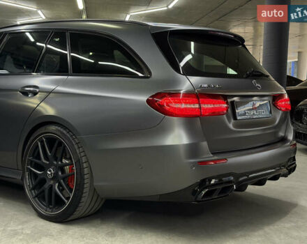 Серый Мерседес Е-Класс, объемом двигателя 4 л и пробегом 83 тыс. км за 61500 $, фото 11 на Automoto.ua