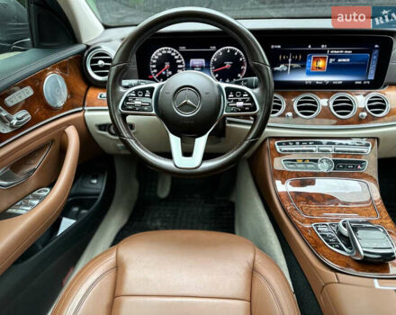 Мерседес Е-Клас 2018 у Києві на Automoto.ua Сірий Мерседес Е-Клас, об'ємом двигуна 3 л та пробігом 40 тис. км за 32700 $, фото 22 на Automoto.ua