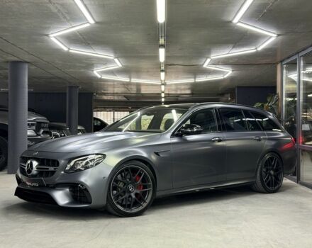 Серый Мерседес Е-Класс, объемом двигателя 4 л и пробегом 83 тыс. км за 61500 $, фото 6 на Automoto.ua