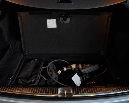 Сірий Мерседес Е-Клас, об'ємом двигуна 2 л та пробігом 397 тис. км за 23499 $, фото 7 на Automoto.ua