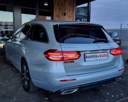 Сірий Мерседес Е-Клас, об'ємом двигуна 2 л та пробігом 397 тис. км за 23499 $, фото 5 на Automoto.ua