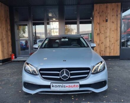 Сірий Мерседес Е-Клас, об'ємом двигуна 2 л та пробігом 397 тис. км за 23499 $, фото 1 на Automoto.ua