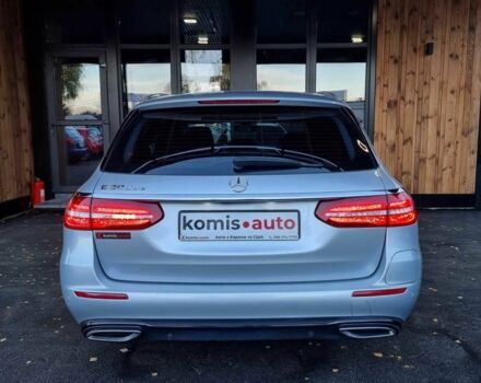 Сірий Мерседес Е-Клас, об'ємом двигуна 2 л та пробігом 397 тис. км за 23499 $, фото 4 на Automoto.ua