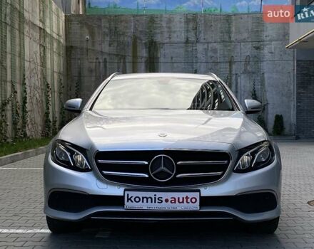 Серый Мерседес Е-Класс, объемом двигателя 1.95 л и пробегом 397 тыс. км за 23499 $, фото 2 на Automoto.ua