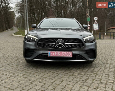 Сірий Мерседес Е-Клас, об'ємом двигуна 1.95 л та пробігом 22 тис. км за 41200 $, фото 1 на Automoto.ua