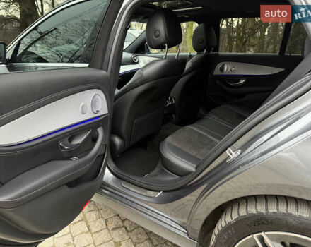 Сірий Мерседес Е-Клас, об'ємом двигуна 1.95 л та пробігом 22 тис. км за 41200 $, фото 25 на Automoto.ua